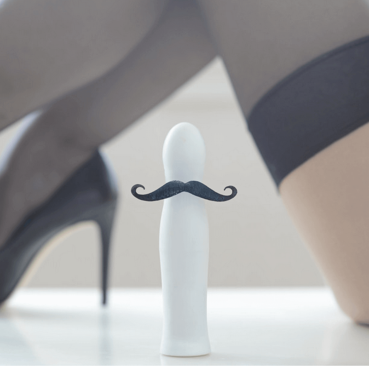 The Hum vibrator relies on artificial intelligence to learn a woman's wants and to create those movements on its own.