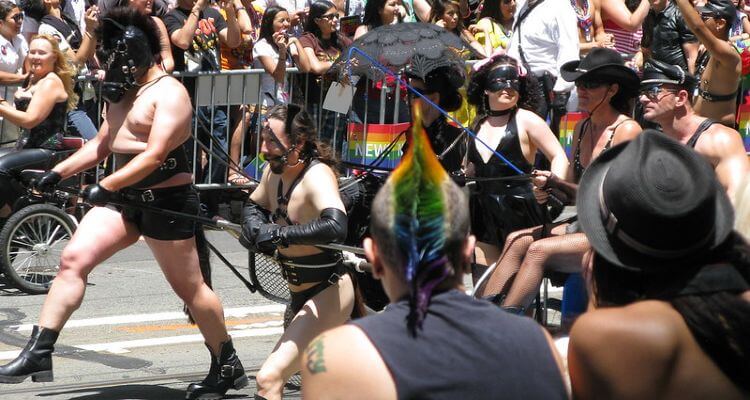 Screenshot people rallying in chariots of fire