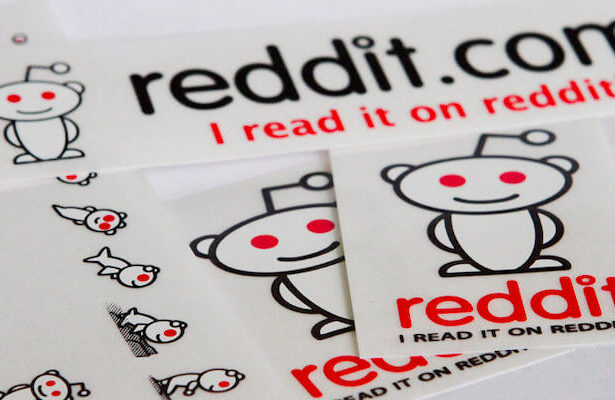 A pile of stickers that have the Reddit logo and says "I read it on reddit".